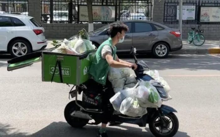 真牛逼：17岁的小伙受富婆指点，送快递一个月竟然赚了18万！-玖儿的学习笔记