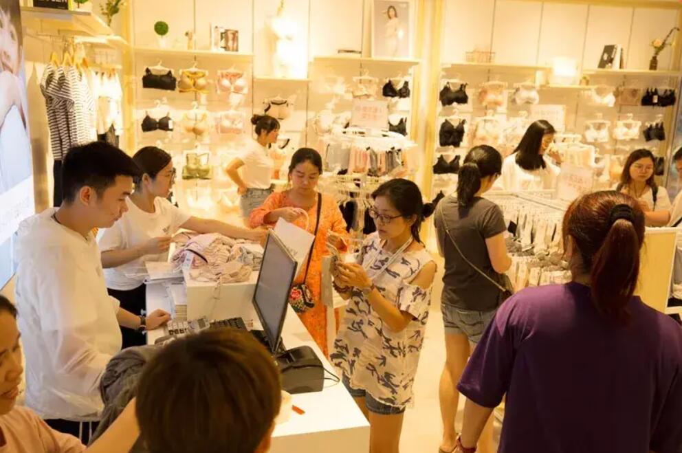 内衣店一年能赚多少钱？3招教你快速清掉库存还多赚55万！-玖儿的学习笔记