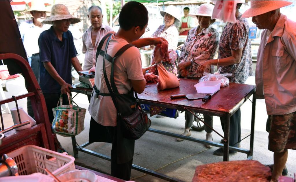 怎么卖猪肉才能生意火爆？大叔亏本卖猪肉送冰箱的模式竟月赚12万！-玖儿的学习笔记