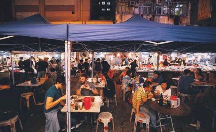 大排档如何吸引顾客?刘总仅用一招锁住客源并且一周收款20万!-玖儿的学习笔记