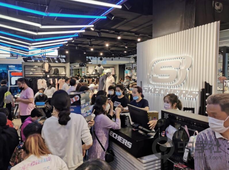 女鞋店生意不好怎么办?90后美女一招扭亏为盈月赚10万-玖儿的学习笔记